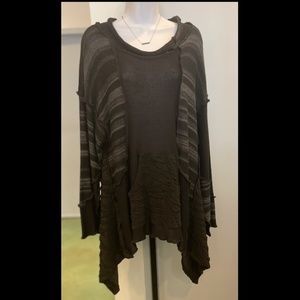 Prisa Collection Sweater in Black and Grey